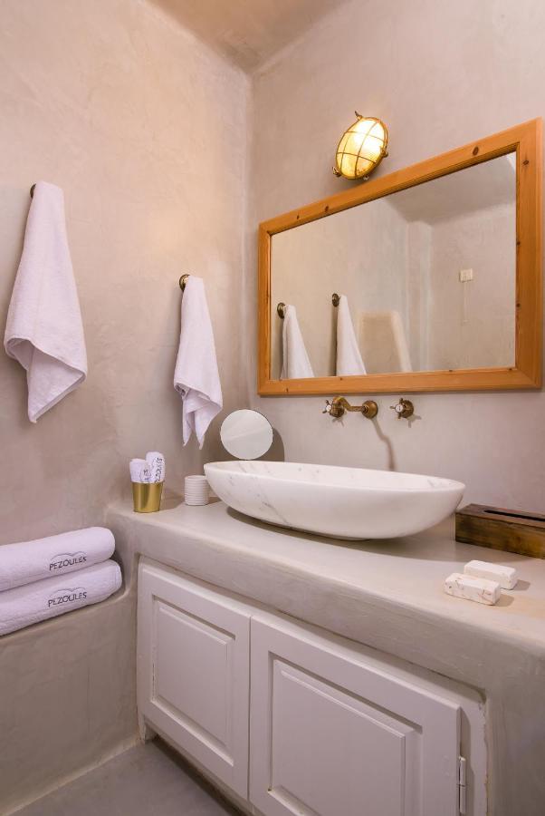 Hotel Pezoules Of Oia Esterno foto